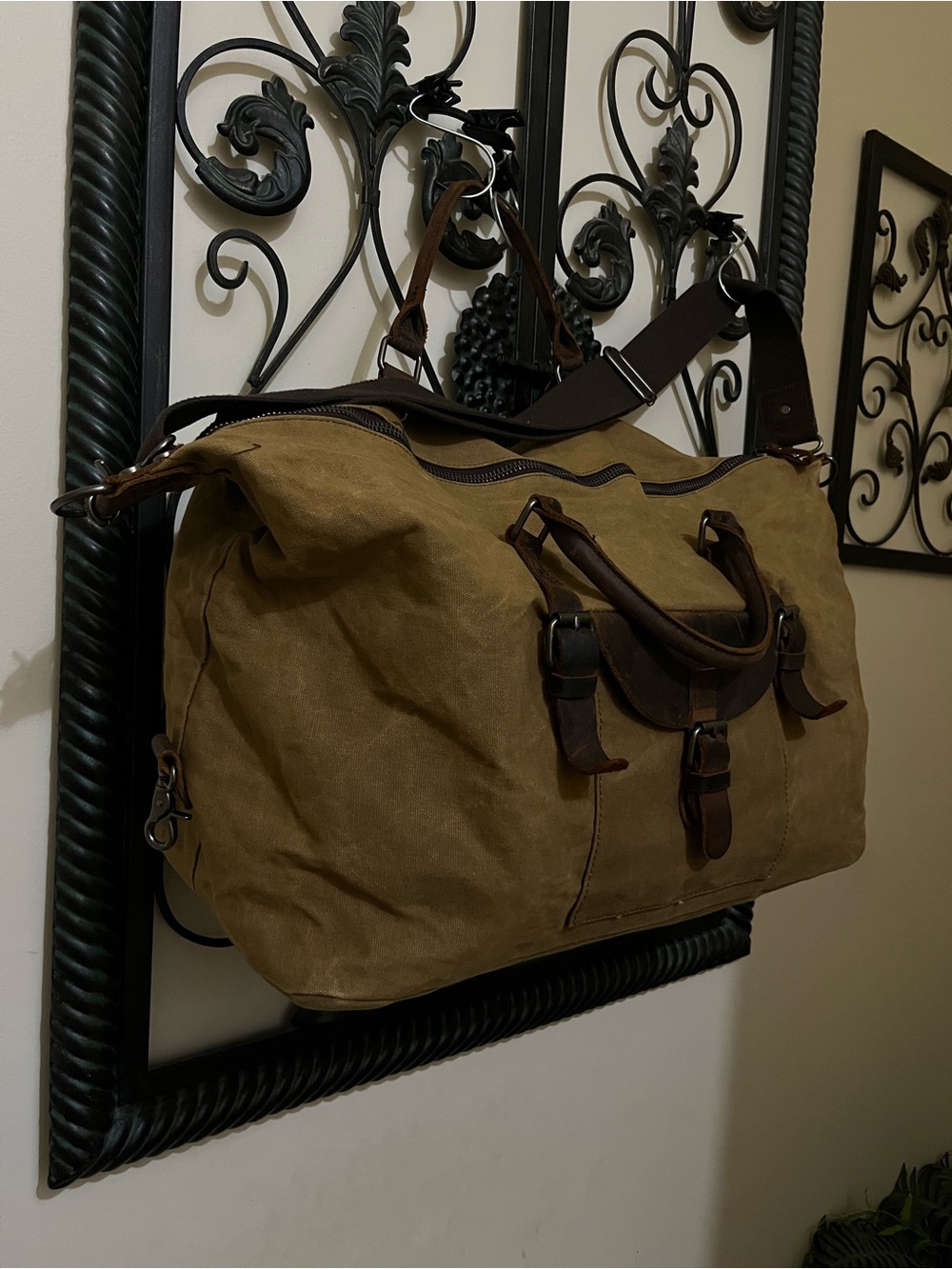 NEWHEY 55L
Travel Duffel Bag
Waterproof Waxed Canvas & Leather Weekender Bag - Picture 2 of 10
